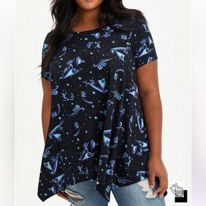 Torrid Disney Moana Black Handkerchief Top